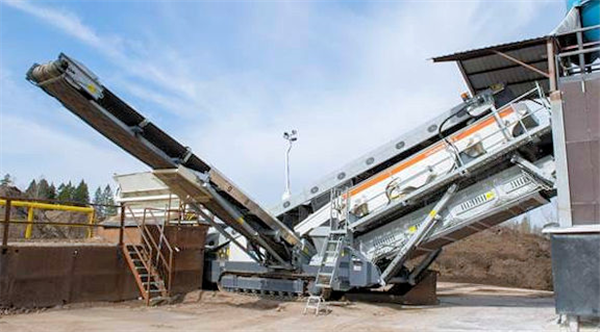 Metso Lokotrack St3.8 Mobile Double Deck Screen)